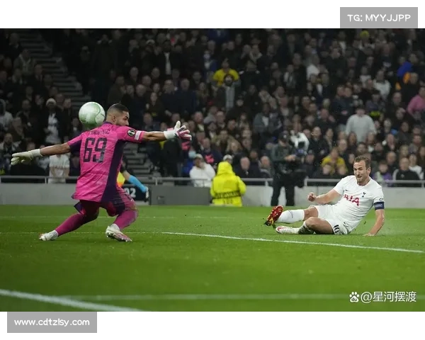 回望莱万辉煌生涯:揭秘奠定传奇的五大成名关键时刻全纪录详尽述 回望莱万辉煌生涯:揭秘奠定传奇的五大成名关键时刻全纪录详尽述